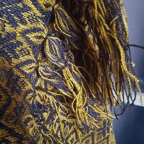 Handmade Mexican rebozo (shawl) - Picture 4 of 4